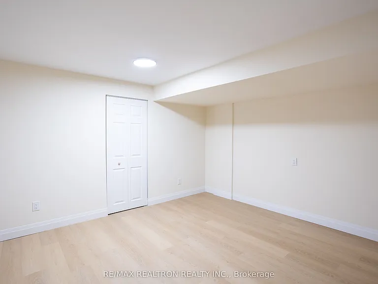 322 Shanty Bay Rd #BASEMENT — Photo 6