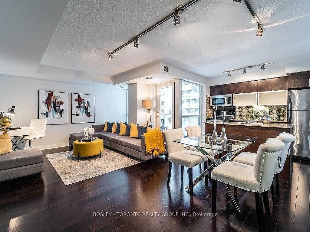 Zip Condos — Photo 3