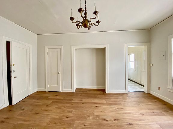 4th image of 1930 Whitley Ave APT 204