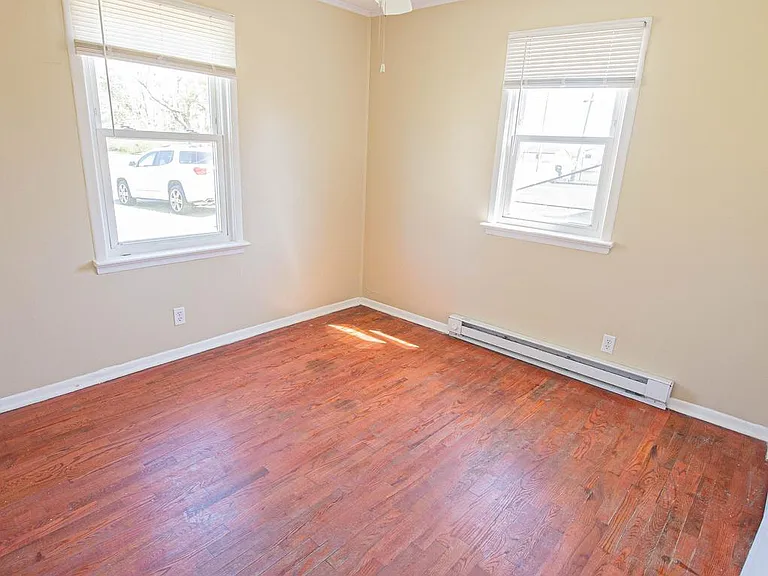 602 E Main St — Photo 45