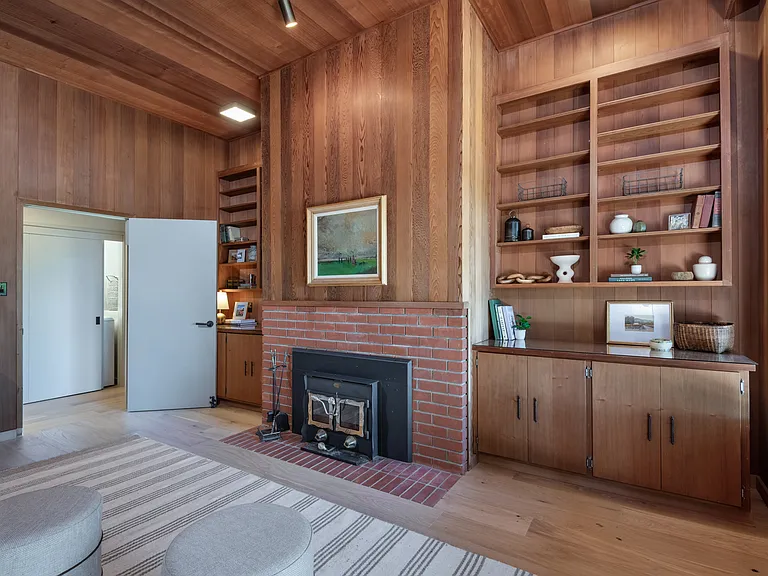 18492 White Oak Dr — Photo 11