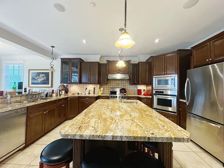 15445 Royal Ave — Photo 10