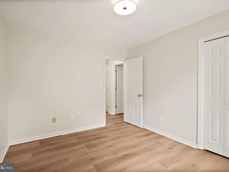 13647 S Springs Dr — Photo 36