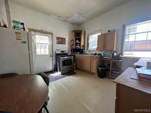 3rd image of 508 Buford St