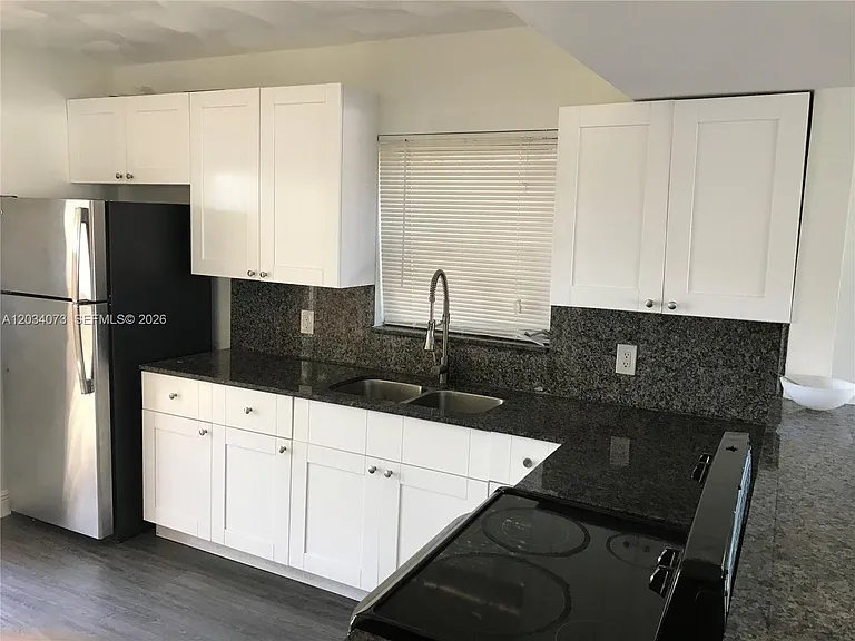 2444 SW 58th Mnr — Photo 7