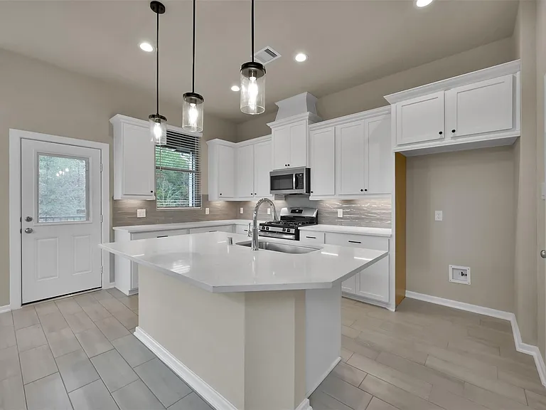 543 Longleaf Pine Dr — Photo 5