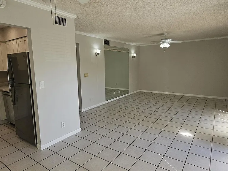 2245 SW 22nd Ave #1020 — Photo 9