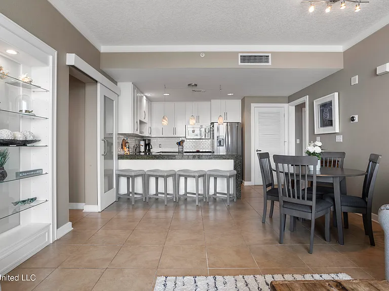2060 Beach Blvd #707 — Photo 10