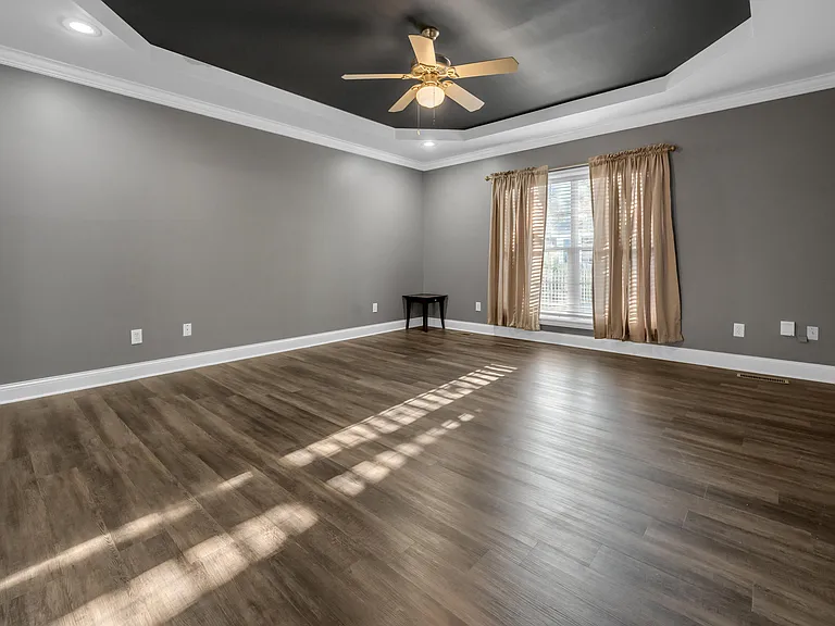 2185 Roswell Dr — Photo 9