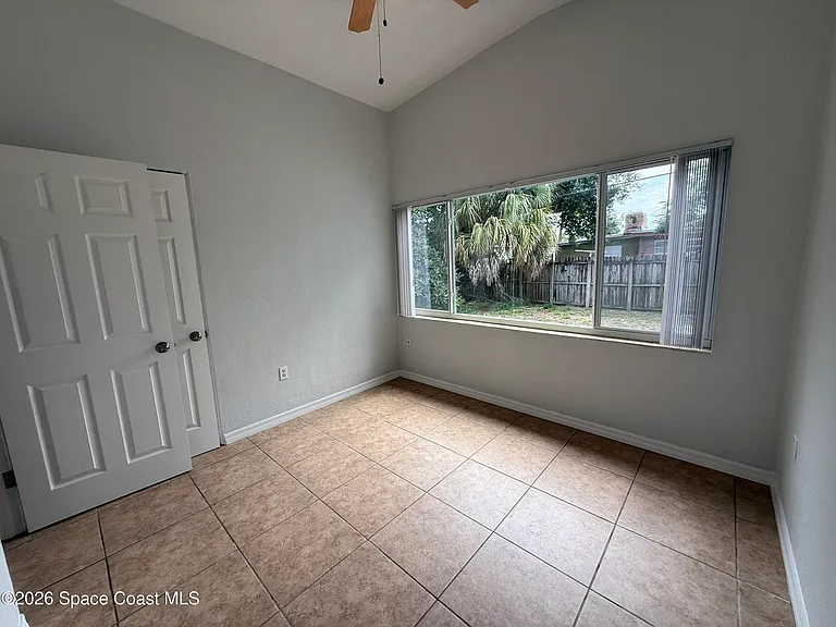 420 N Fiske Blvd — Photo 17