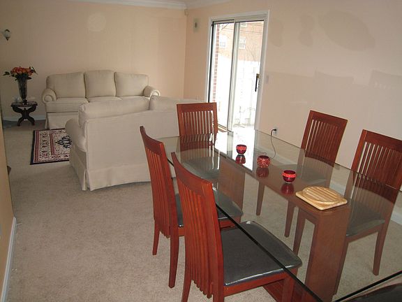 3rd image of 13419 Larchmere Blvd #305