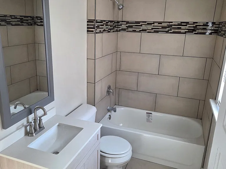 3244 N Buffum St — Photo 2