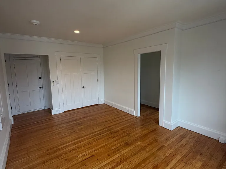 413 Euclid Ave #203 — Photo 3