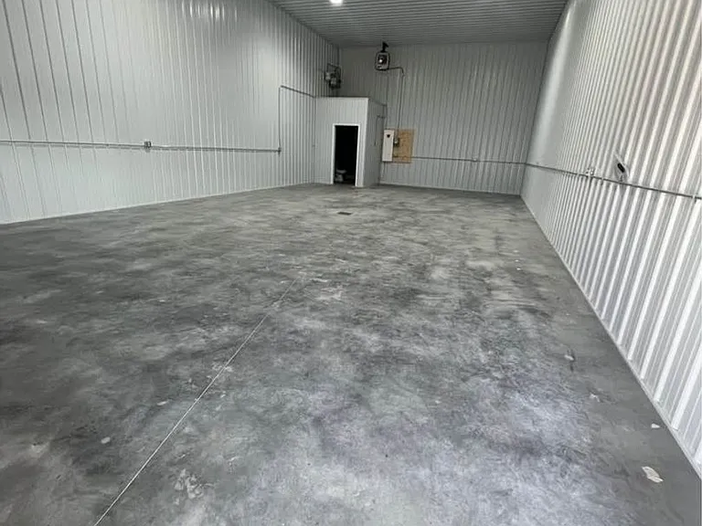 515 Enterprise St N — Photo 1