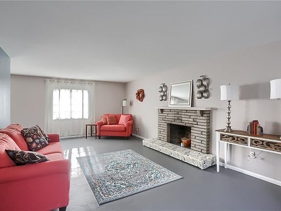 4th image of 104 Ambleside Dr