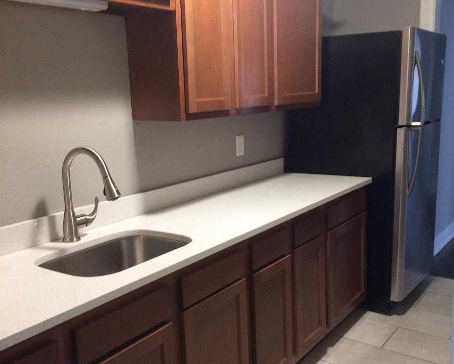 1st image of 2820 Harrison St APT 1S