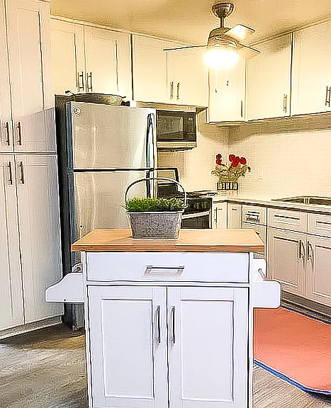 2400 Walnut Ave #8 — Photo 2