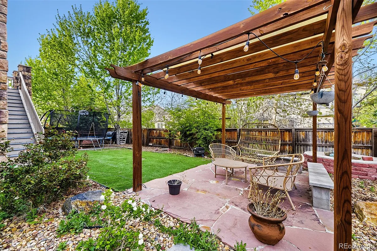 Building Photo - 4900 Bluegate Dr