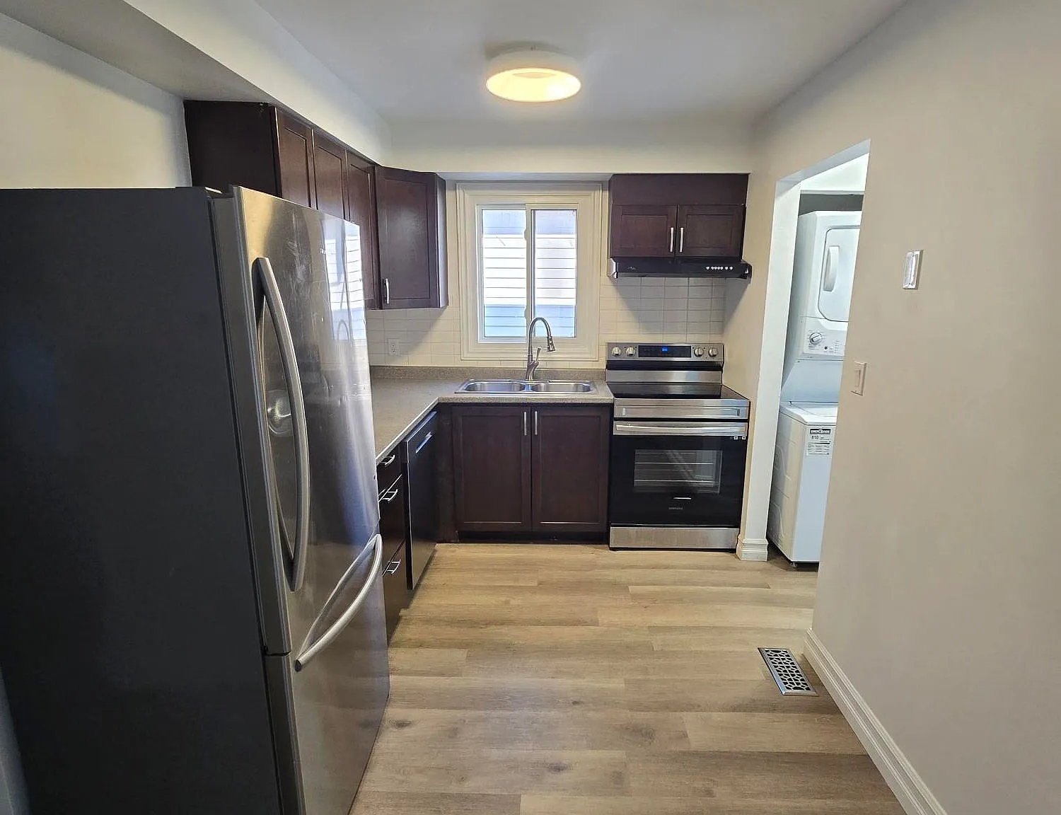 4 bed, $2,600 — Photo 4