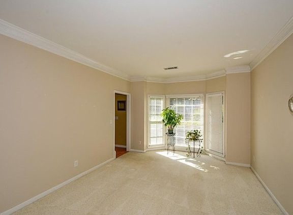 4th image of 1670 Henderson Way