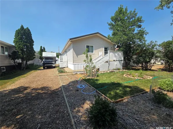 113 Hood STREET, Maple Creek, SK S0N 1N0