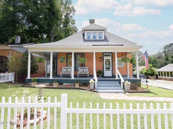 723 Delaware Ave, McComb, MS 39648