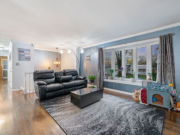 5th image of 6322 Catalina Ave