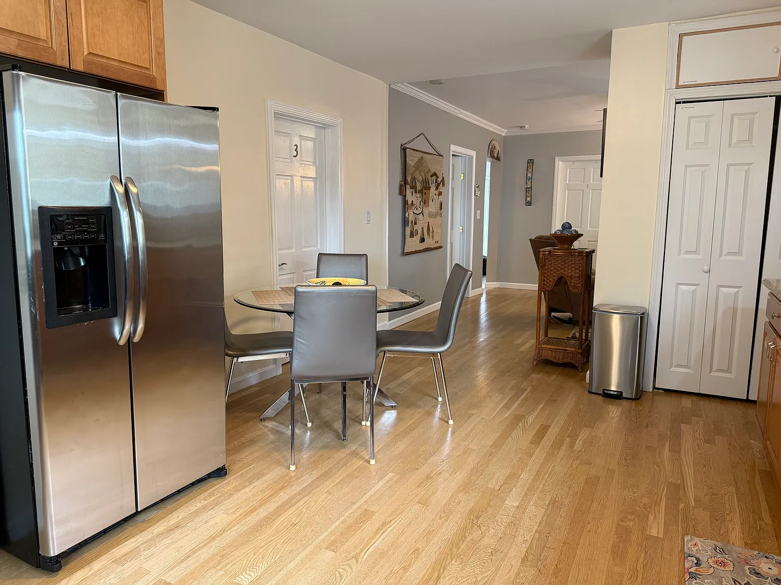 3 bed, 1200 sqft, $3,950 — Photo 4