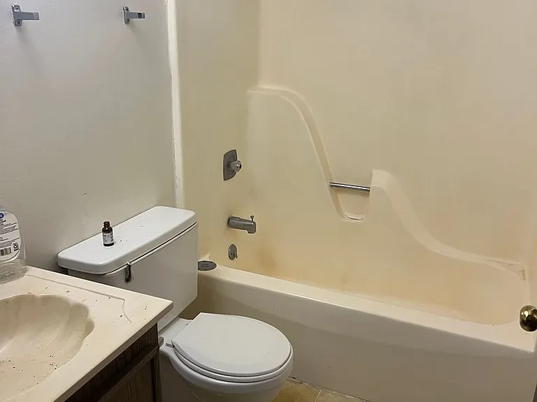 290 Apple Tree Ct #8 — Photo 5