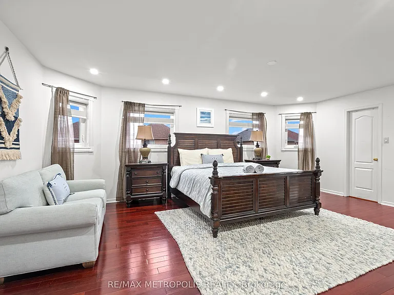 552 Feathergrass Cres #MAIN UPPER — Photo 18