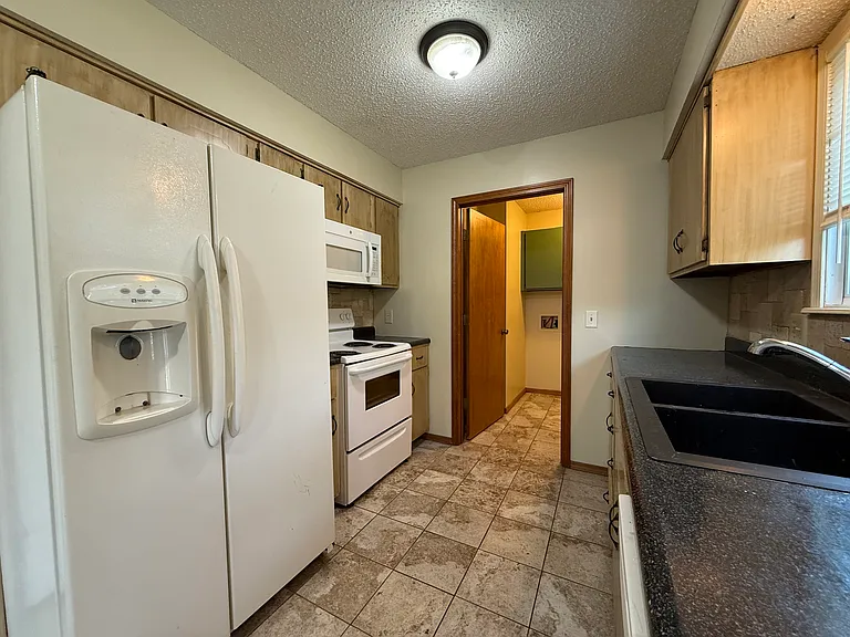 4043 S Parkhill Ct — Photo 6