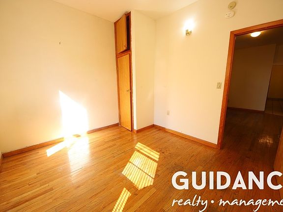 3rd image of 172 W 81st St APT 4c