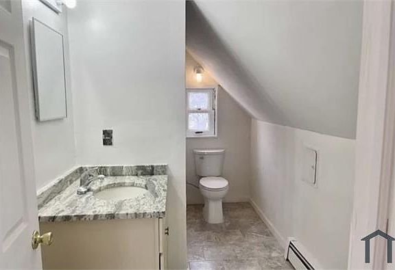 4th image of 1571 Palisade Ave #2