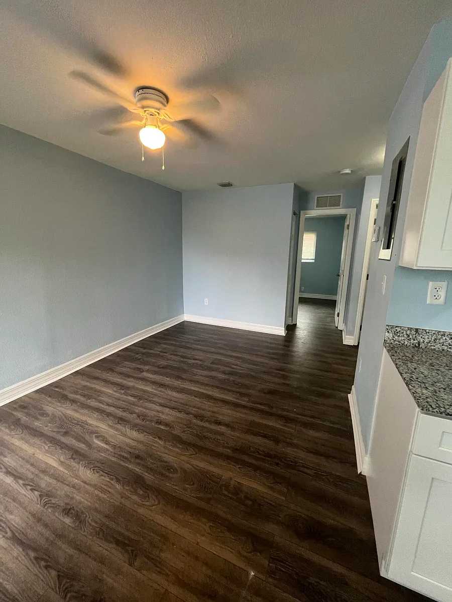 Building Photo - 1109 NW 6th Ave #1