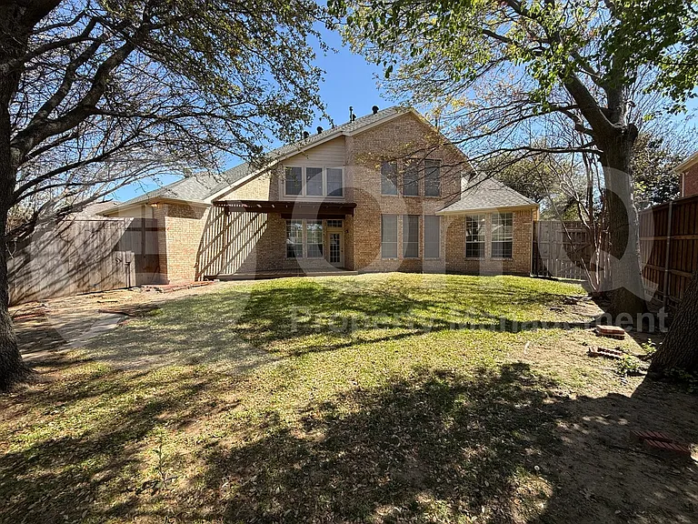 4513 Saint James Dr — Photo 34
