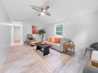 9304 N Oak Shore Dr, Rome City, IN 46784