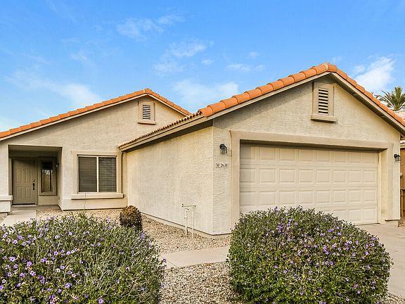 3rd image of 2638 E Valencia Dr