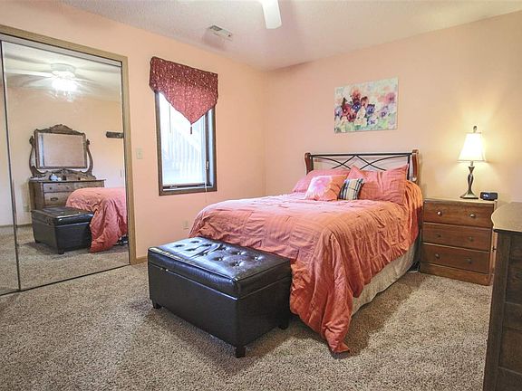 2nd image of 227 Southbrooke Dr APT 1