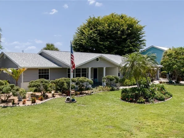 94 Gold Key Ct, North Fort Myers, FL 33917