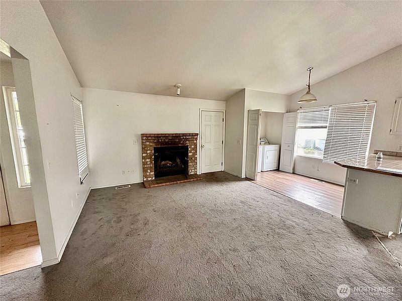 4th image of 24516 47th Avenue E