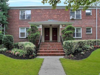 98 Edwards St APT 1B, Roslyn Heights, NY, 11577