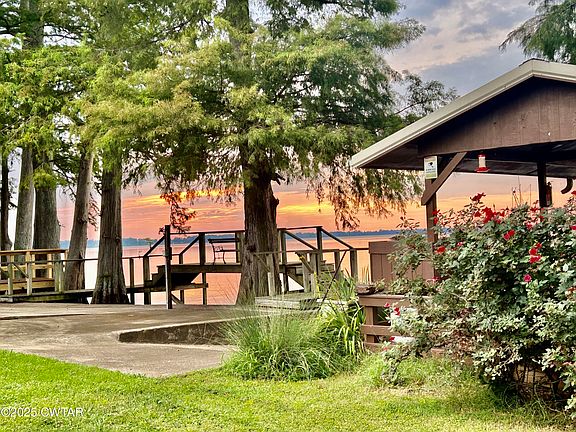 4th image of 845 Lake Dr