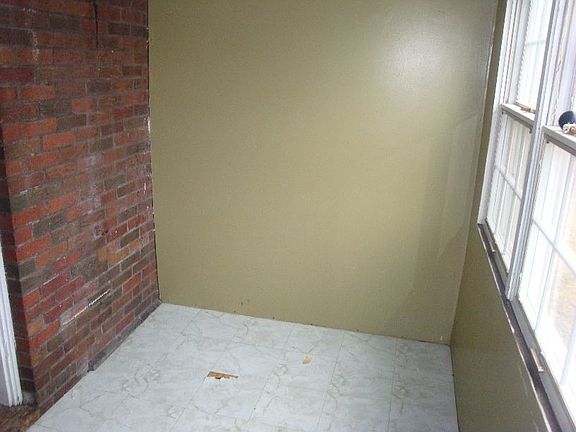 4th image of 1784 E 33rd St
