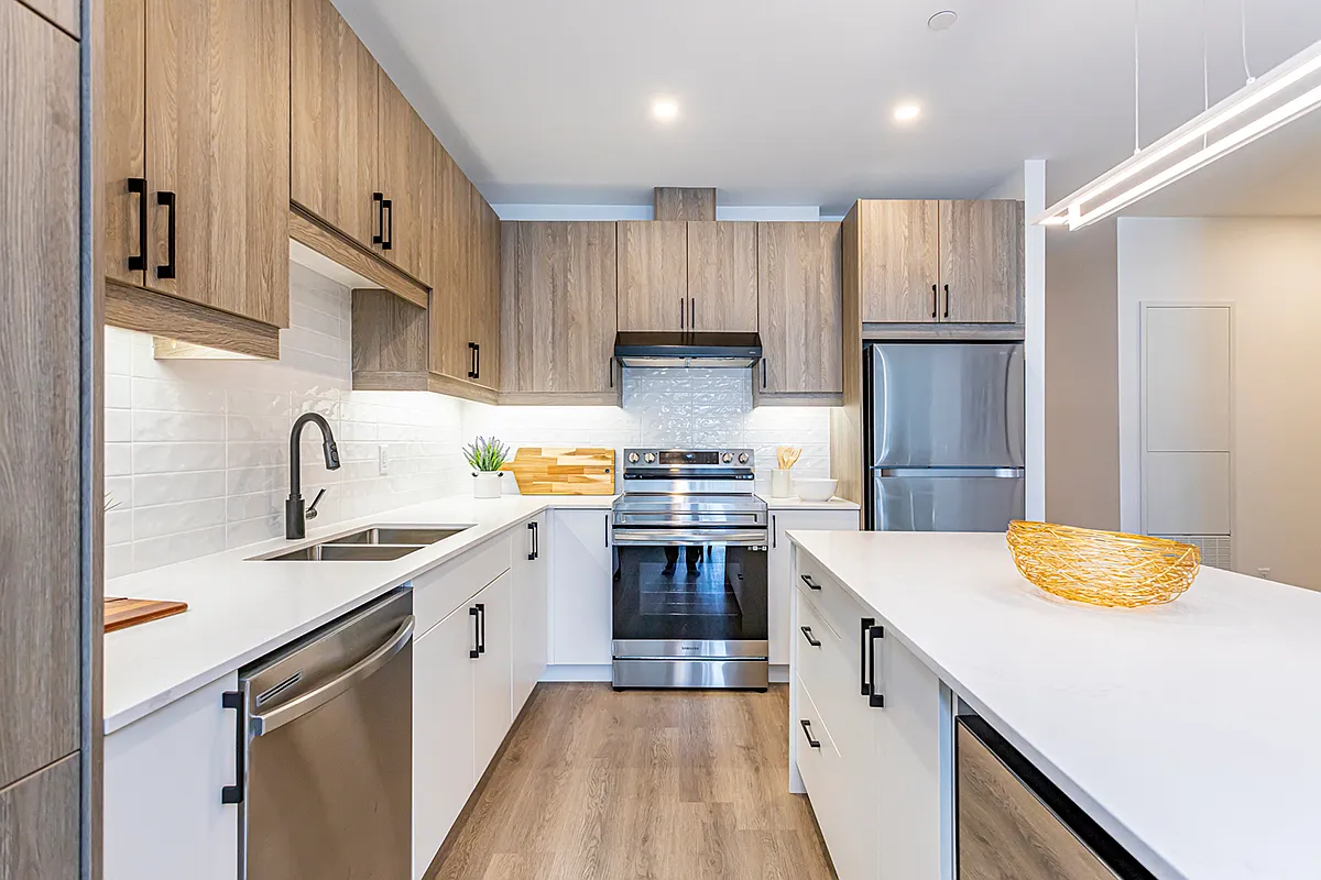 Sofia Yorkville — Photo 1
