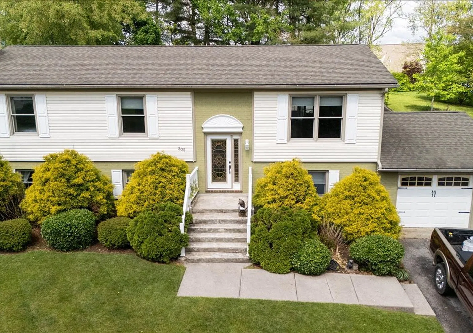 Spacious Home with Amazing Fenced Yard in Blacksburg — Photo 1