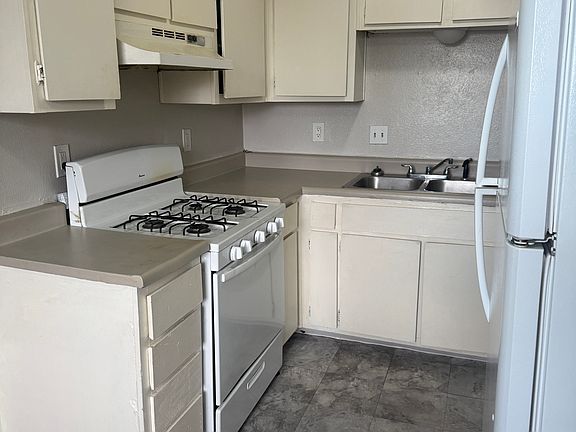 5th image of 3601 Tyson Pl NE APT D