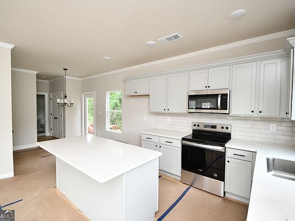 3rd image of 210 Timsbury Dr