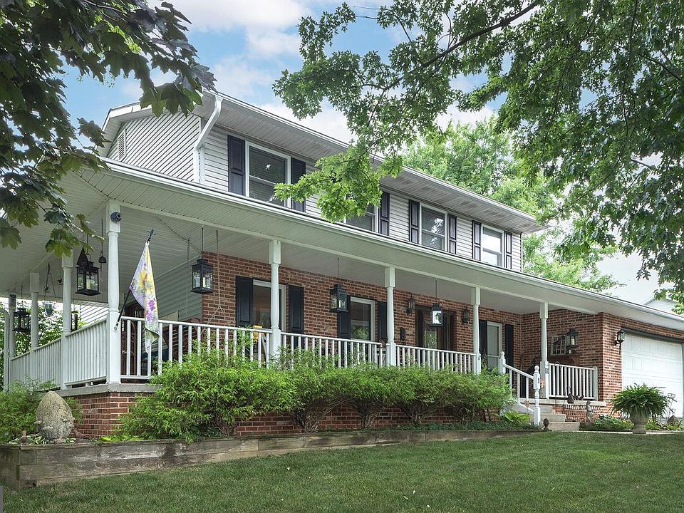 1st image of 1 Montadale Dr
