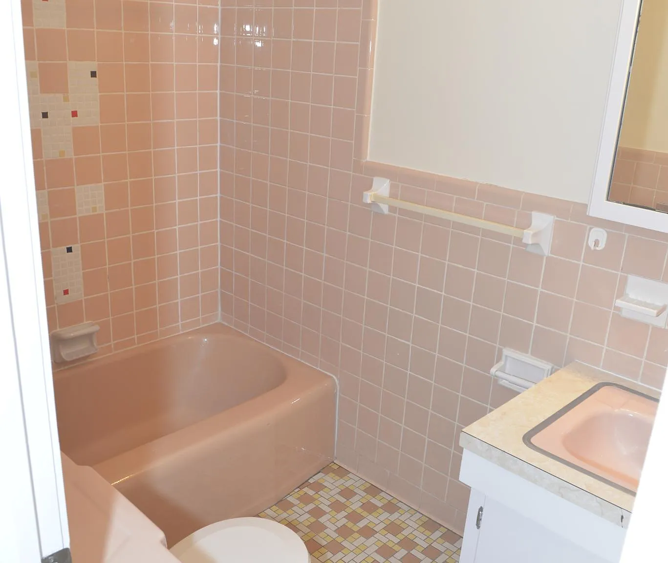 308 Thompson St — Photo 2