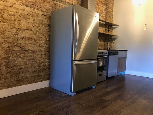Rented by Premier Metro Realty Corp | media 12